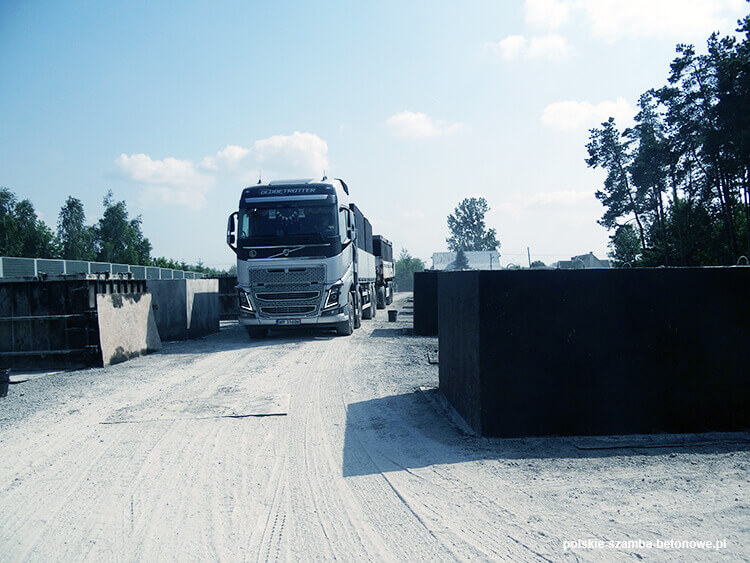 Transport szamb betonowych  w Pruszkowie